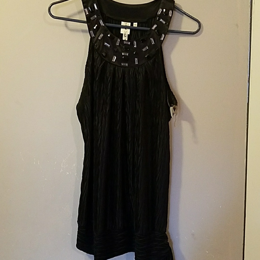 Dressy sleeveless blousr